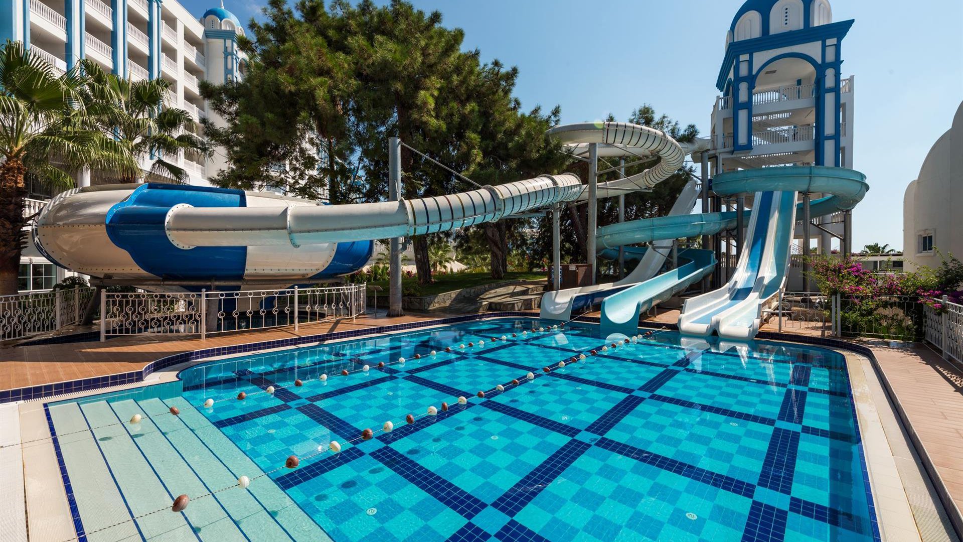 Rubi Platinum Spa Resort & Suites