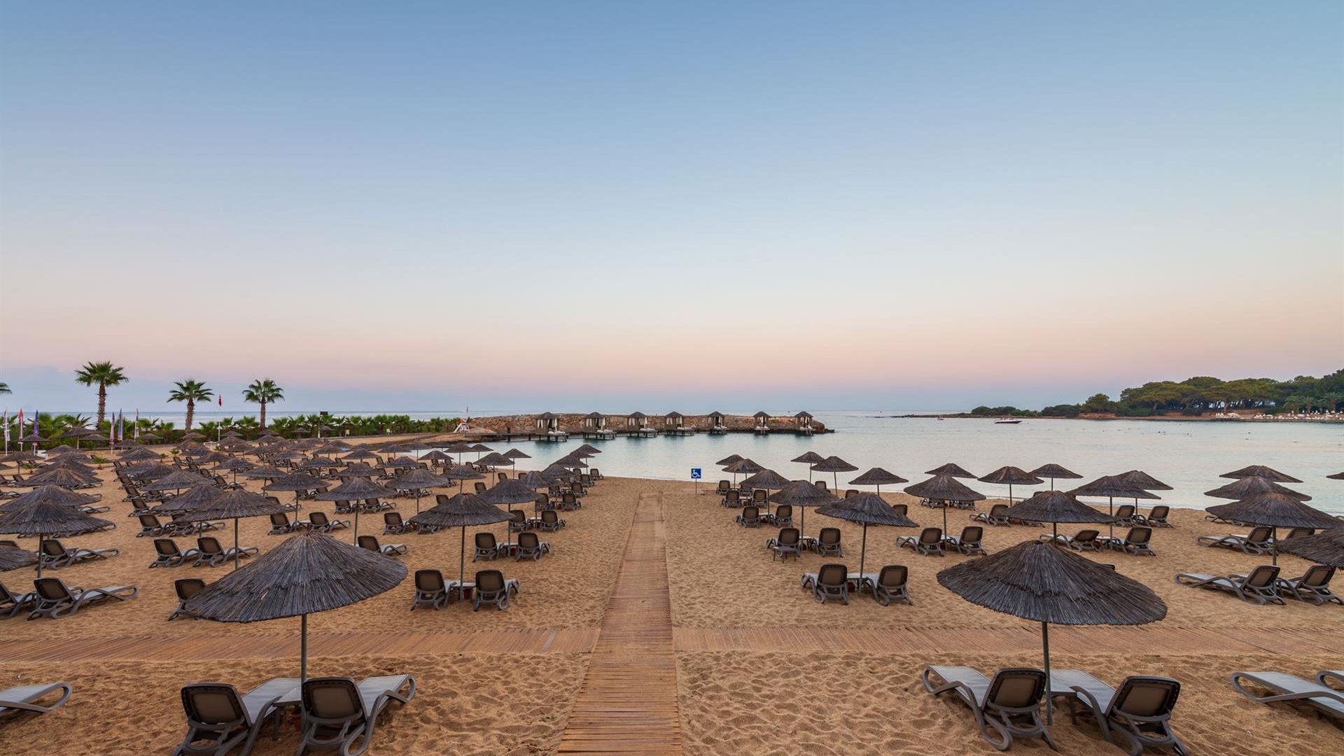 Rubi Platinum Spa Resort & Suites