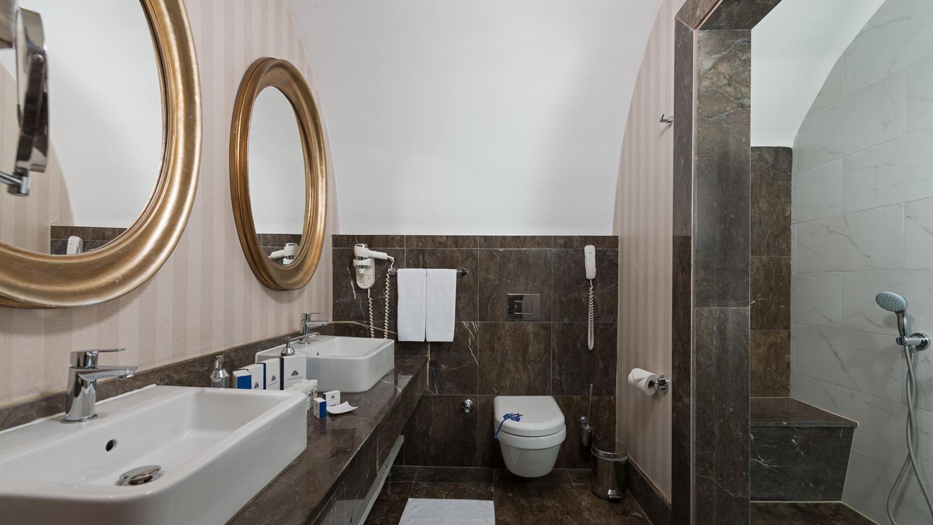 Rubi Platinum Spa Resort & Suites