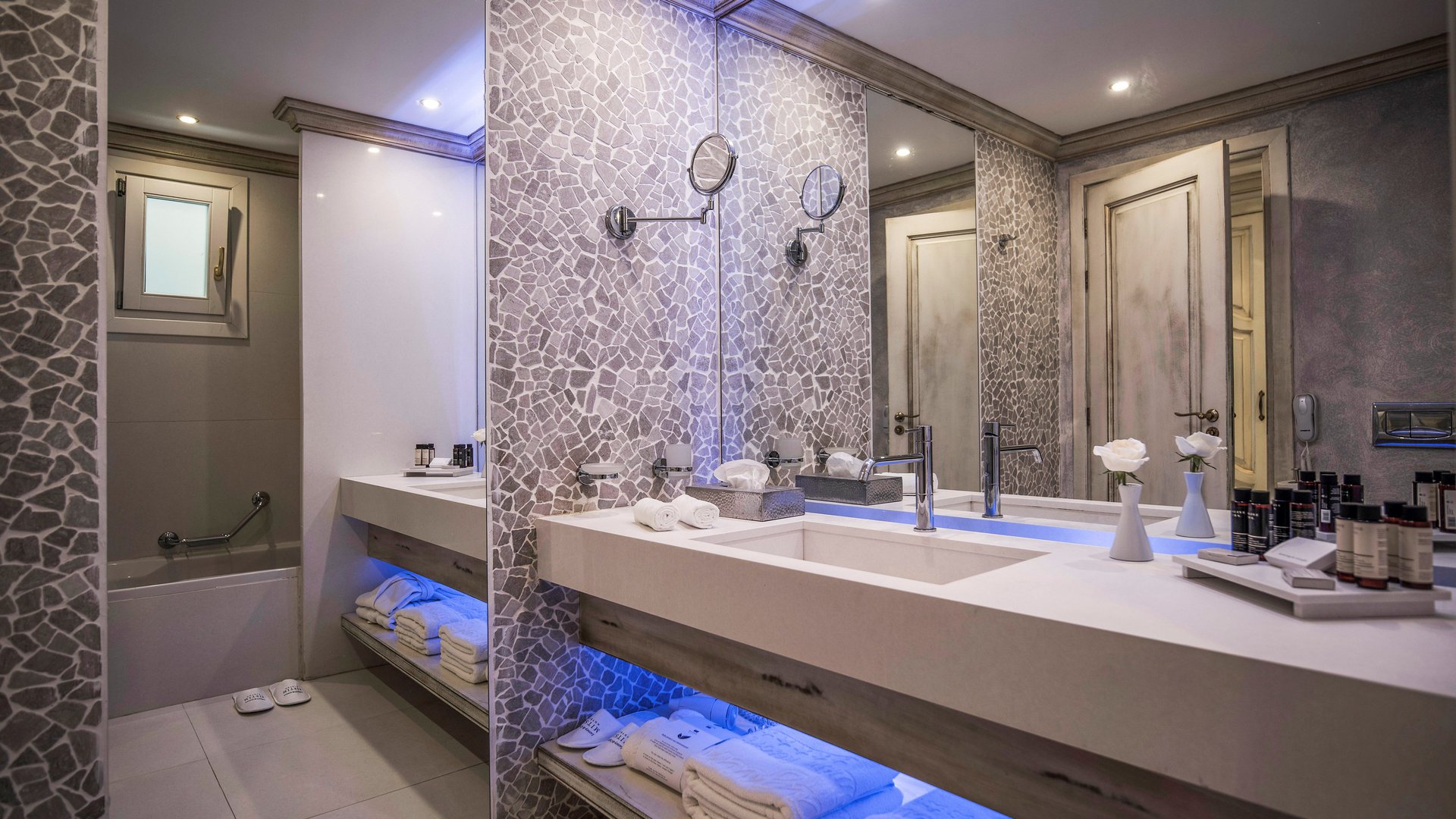 MITSIS SELECTION LAGUNA