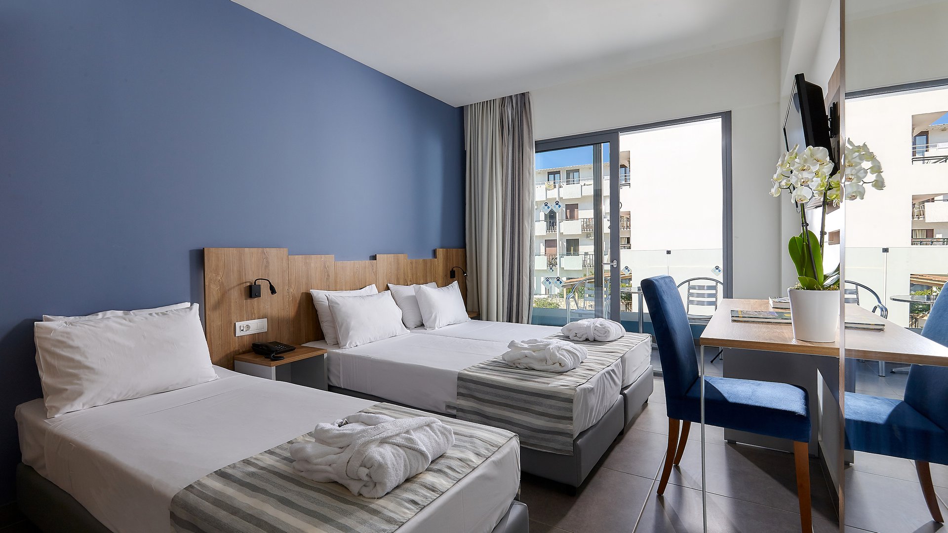 POLLIS HOTEL