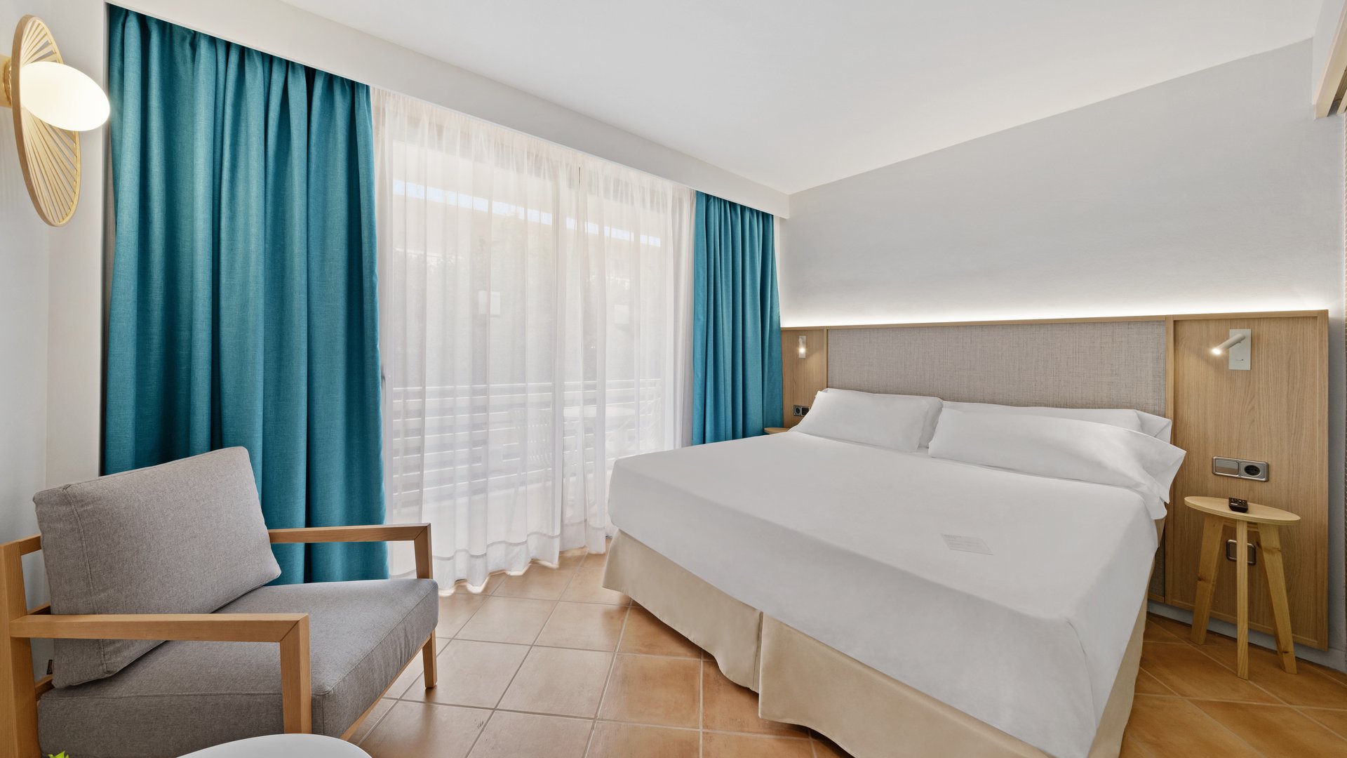 OCCIDENTAL CALA VINAS