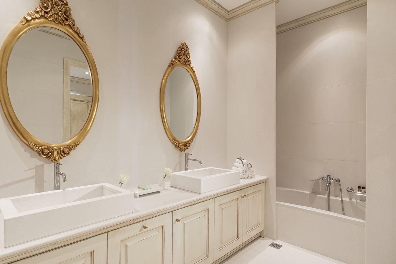 MITSIS SELECTION LAGUNA