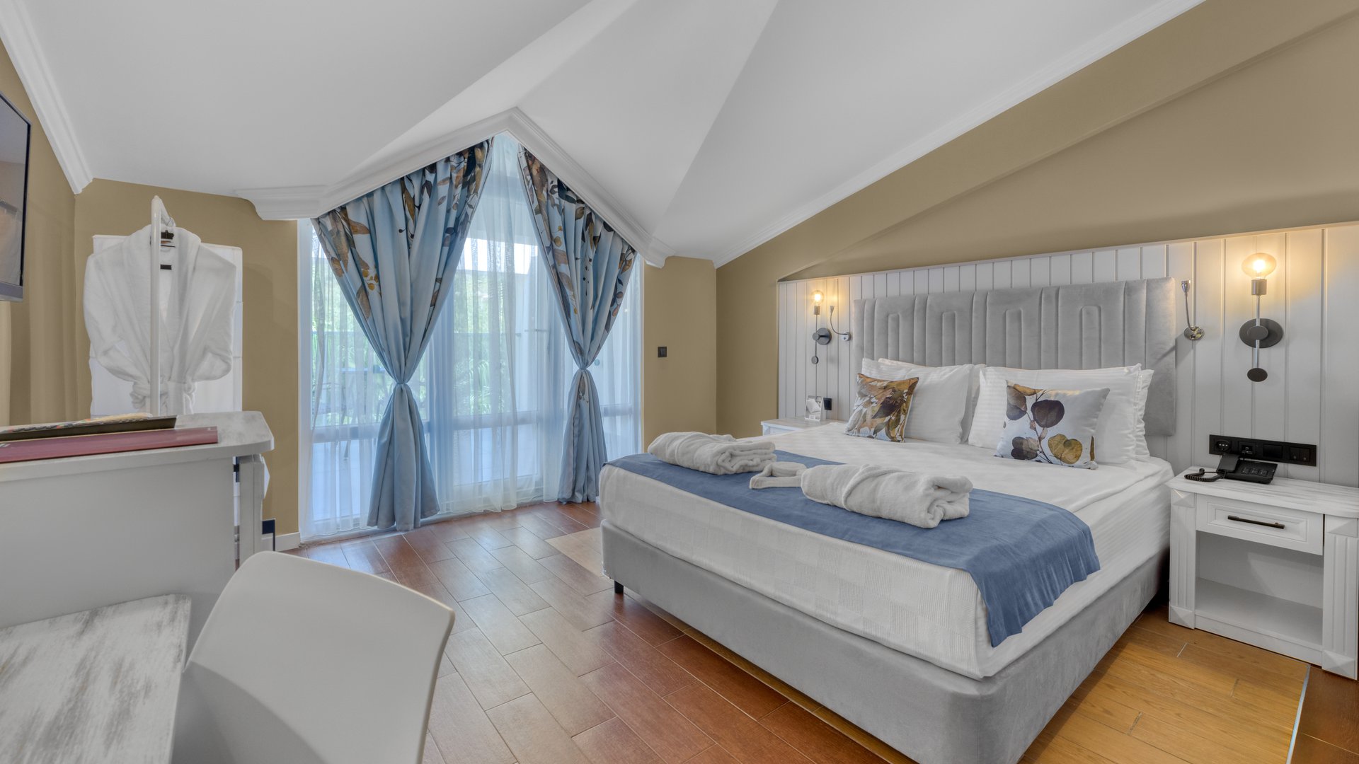 Seven Seas Palmeras Bay