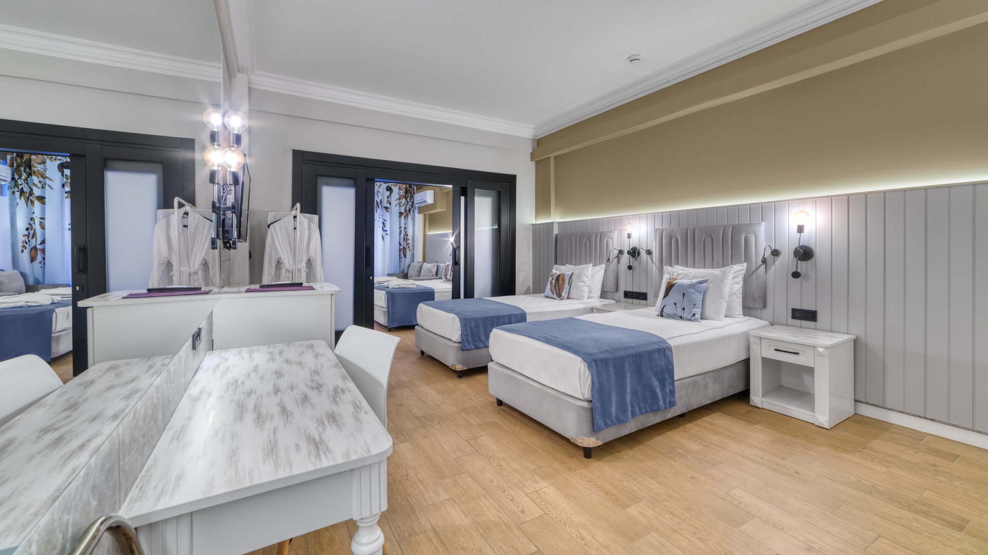 Seven Seas Palmeras Bay