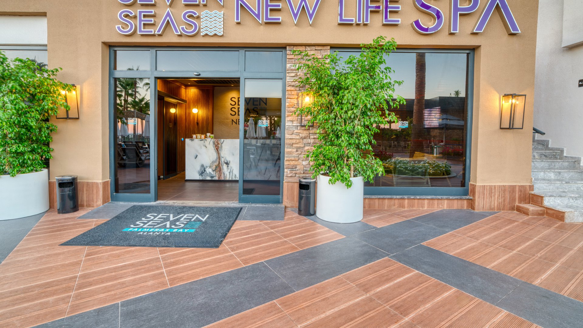 Seven Seas Palmeras Bay