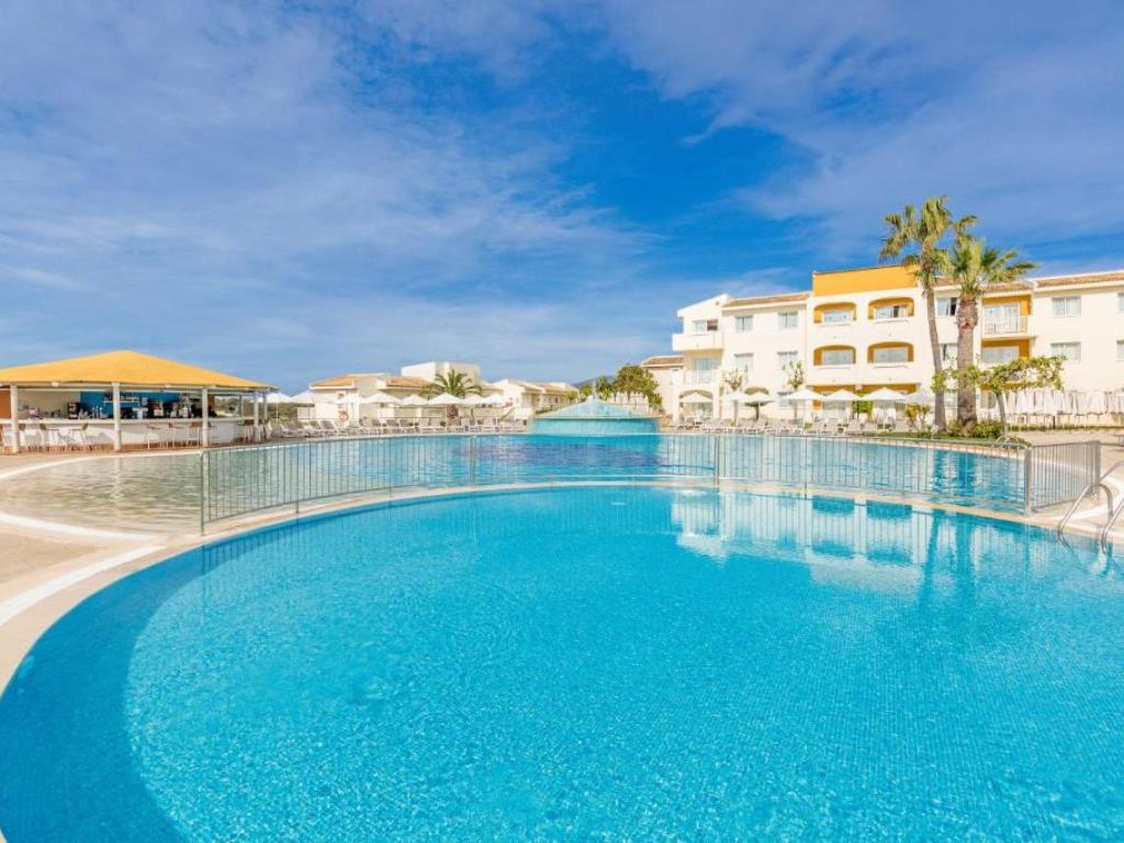 BLAU PUNTA REINA FAMILY RESORT