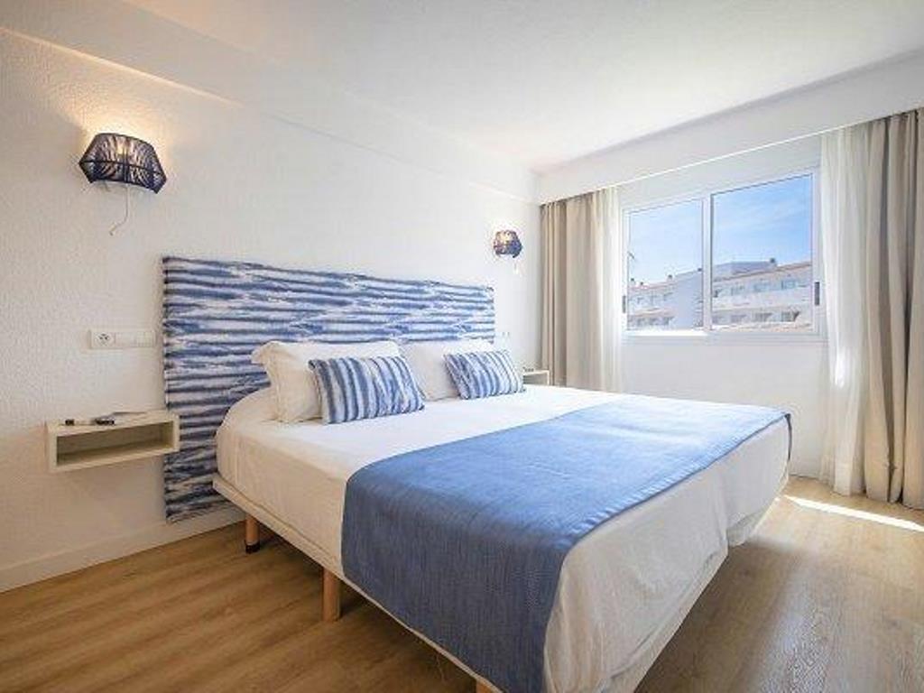 BLAU PUNTA REINA FAMILY RESORT