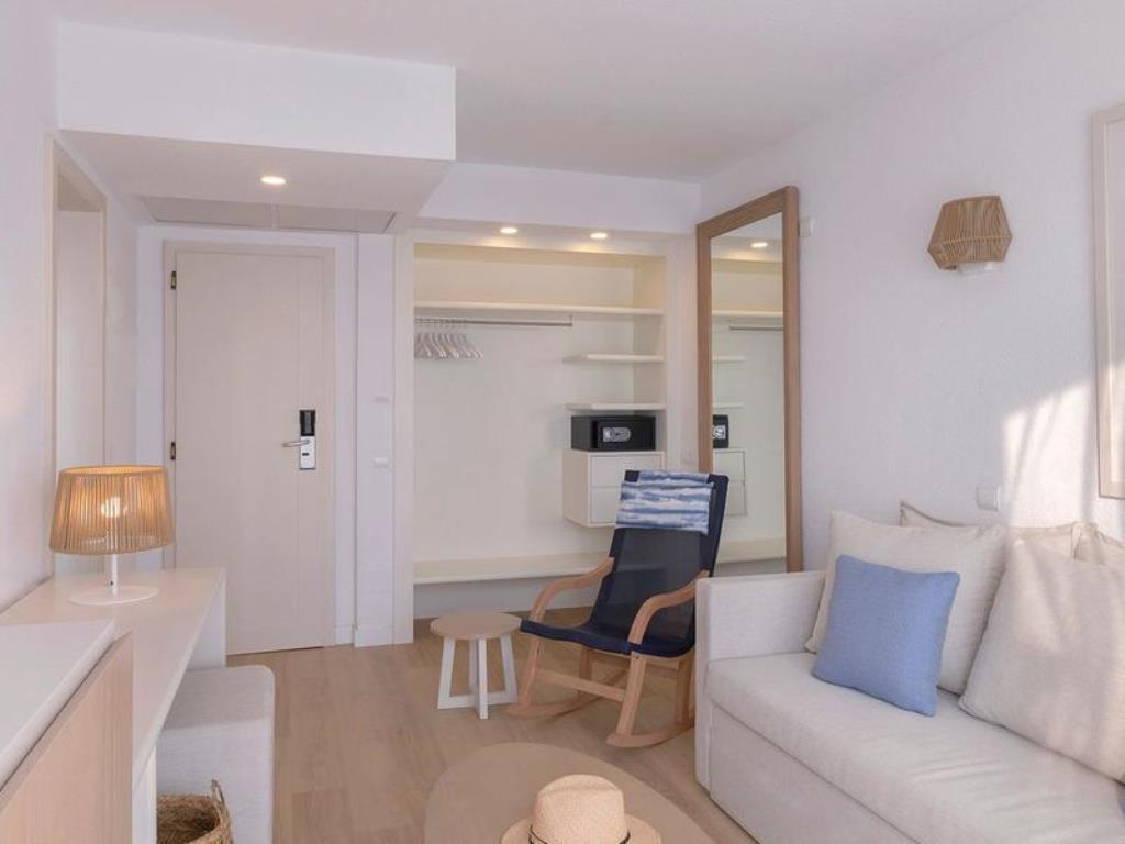 BLAU PUNTA REINA FAMILY RESORT