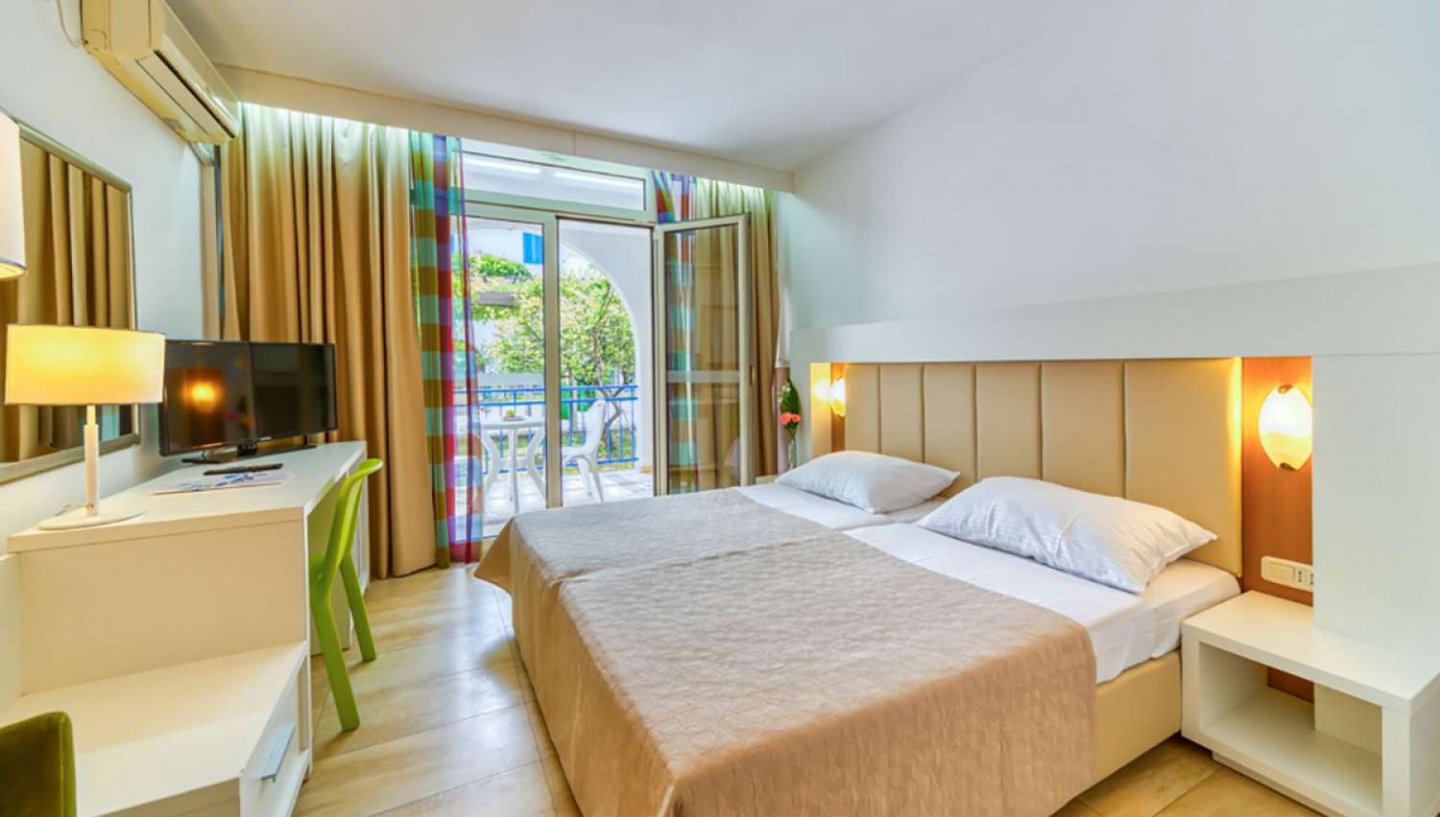 Slovenska Plaza Hotel Complex 3*