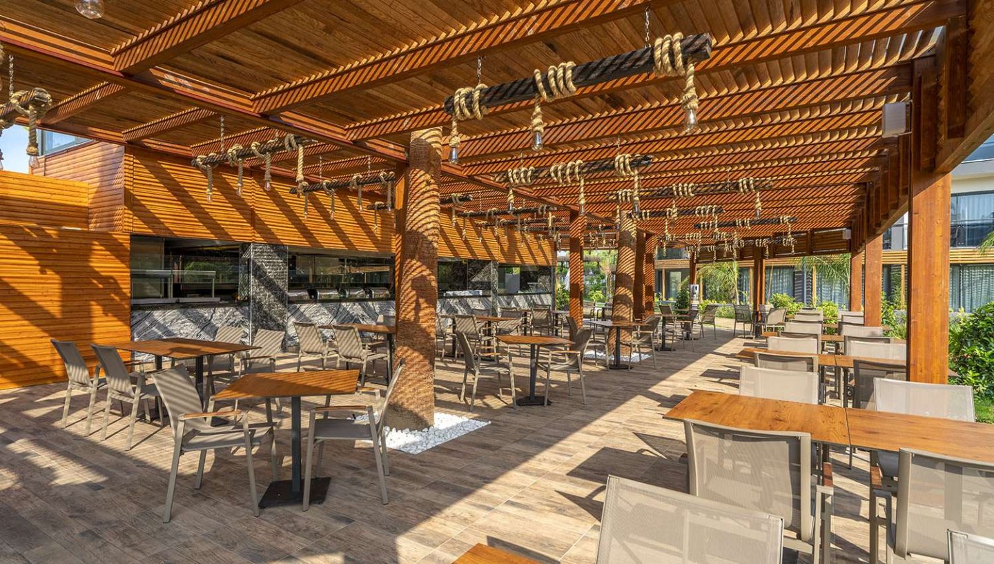 Arnor Deluxe Hotel & SPA