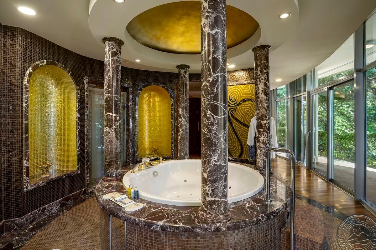 CALISTA LUXURY RESORT