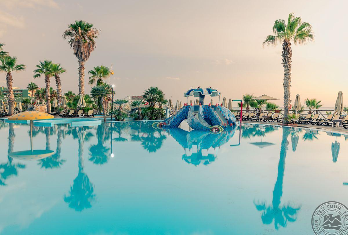 STAR BEACH VILLAGE & WATER PARK