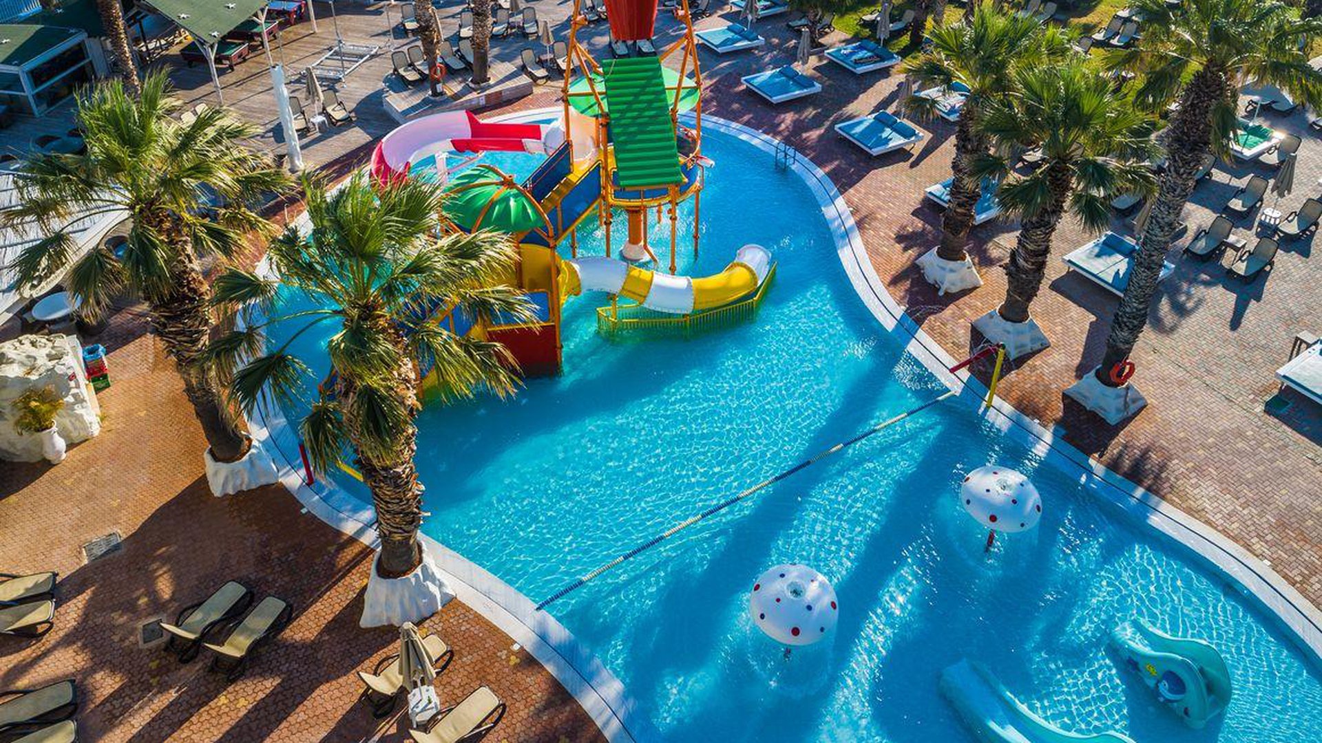STAR BEACH VILLAGE & WATER PARK