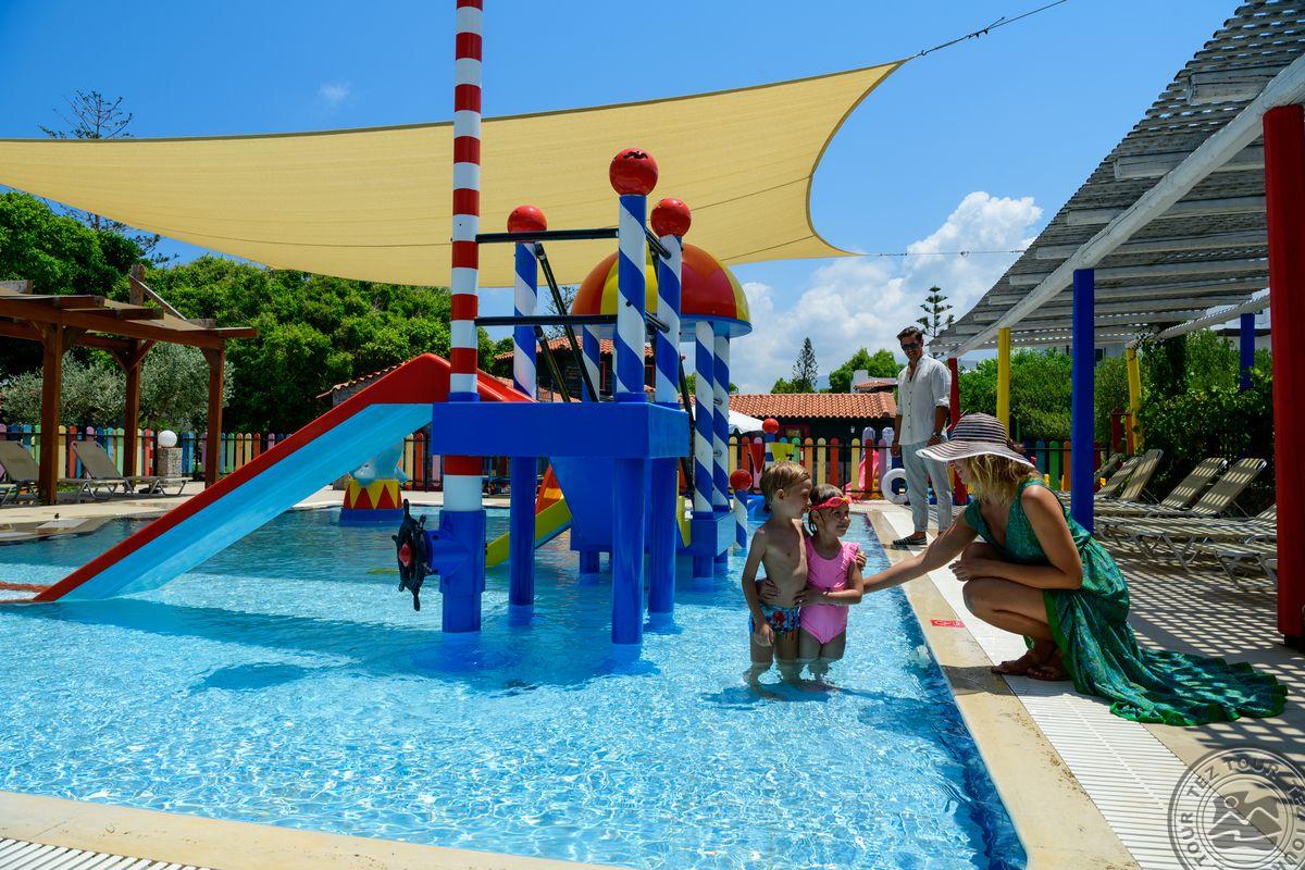 ALEXANDER BEACH HOTEL & VILLAGE RESORT