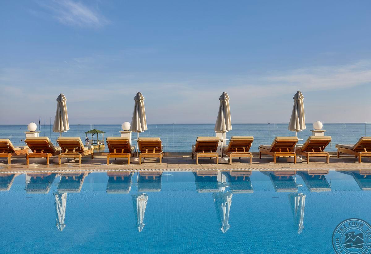 ALEXANDER BEACH HOTEL & VILLAGE RESORT