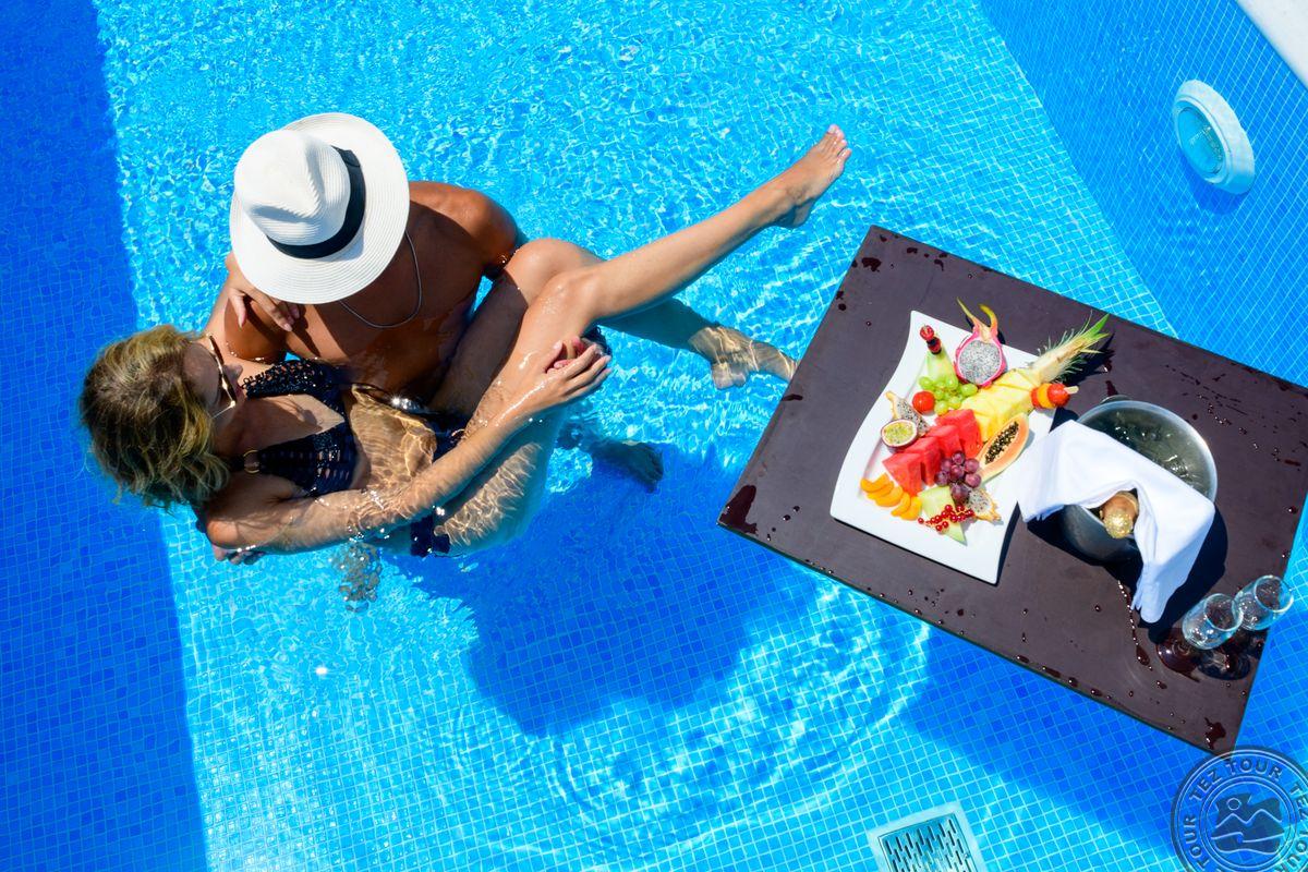 ALEXANDER BEACH HOTEL & VILLAGE RESORT