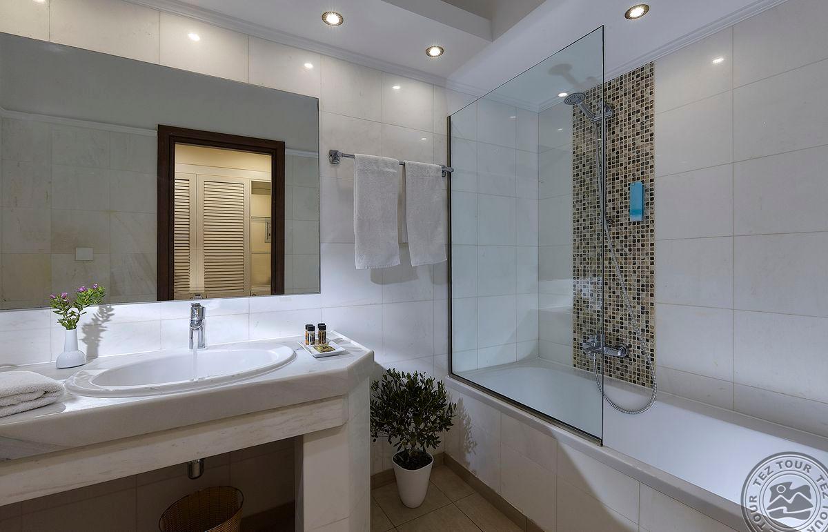 ALEXANDER BEACH HOTEL & VILLAGE RESORT