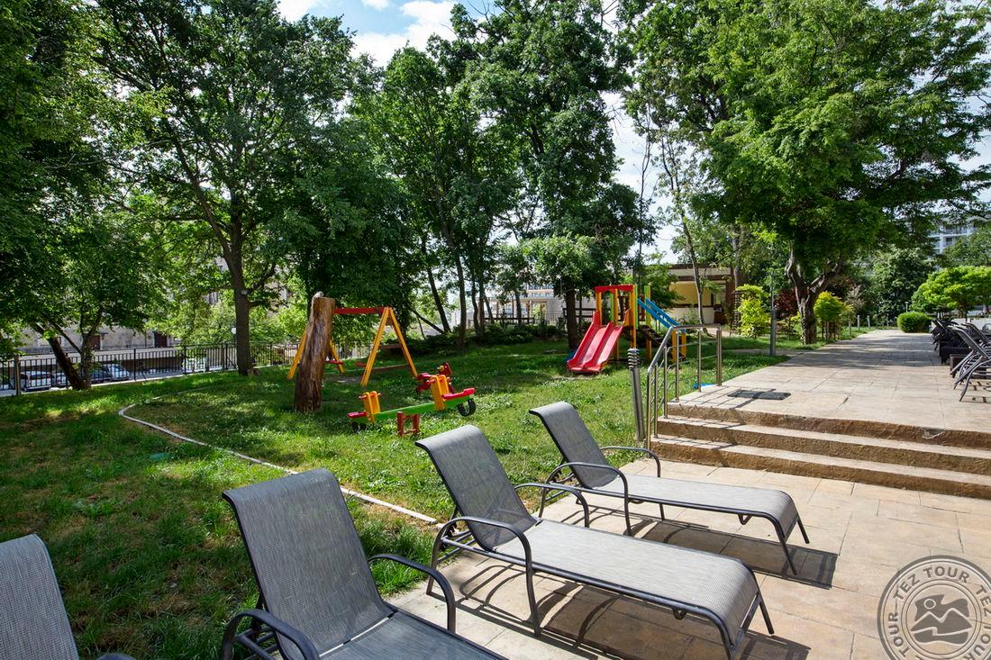 GOLDEN LINE APARTHOTEL