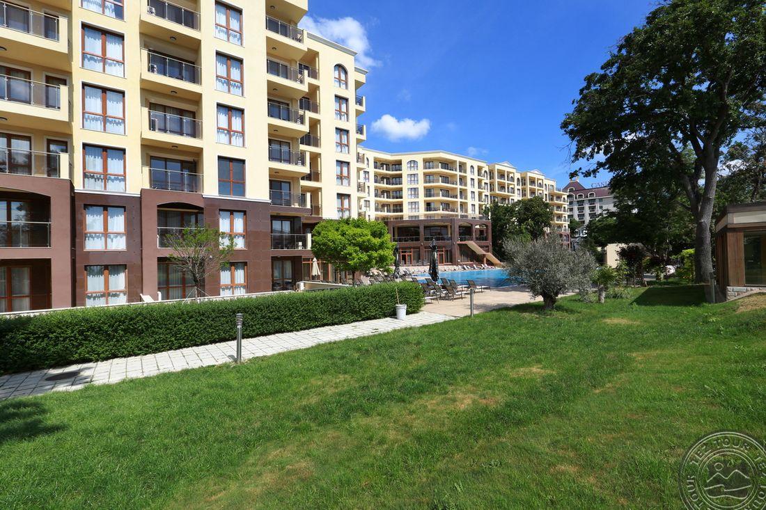 GOLDEN LINE APARTHOTEL