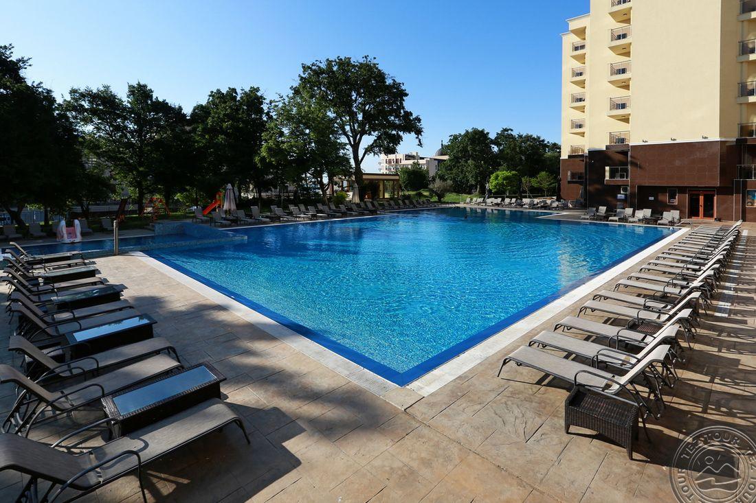 GOLDEN LINE APARTHOTEL