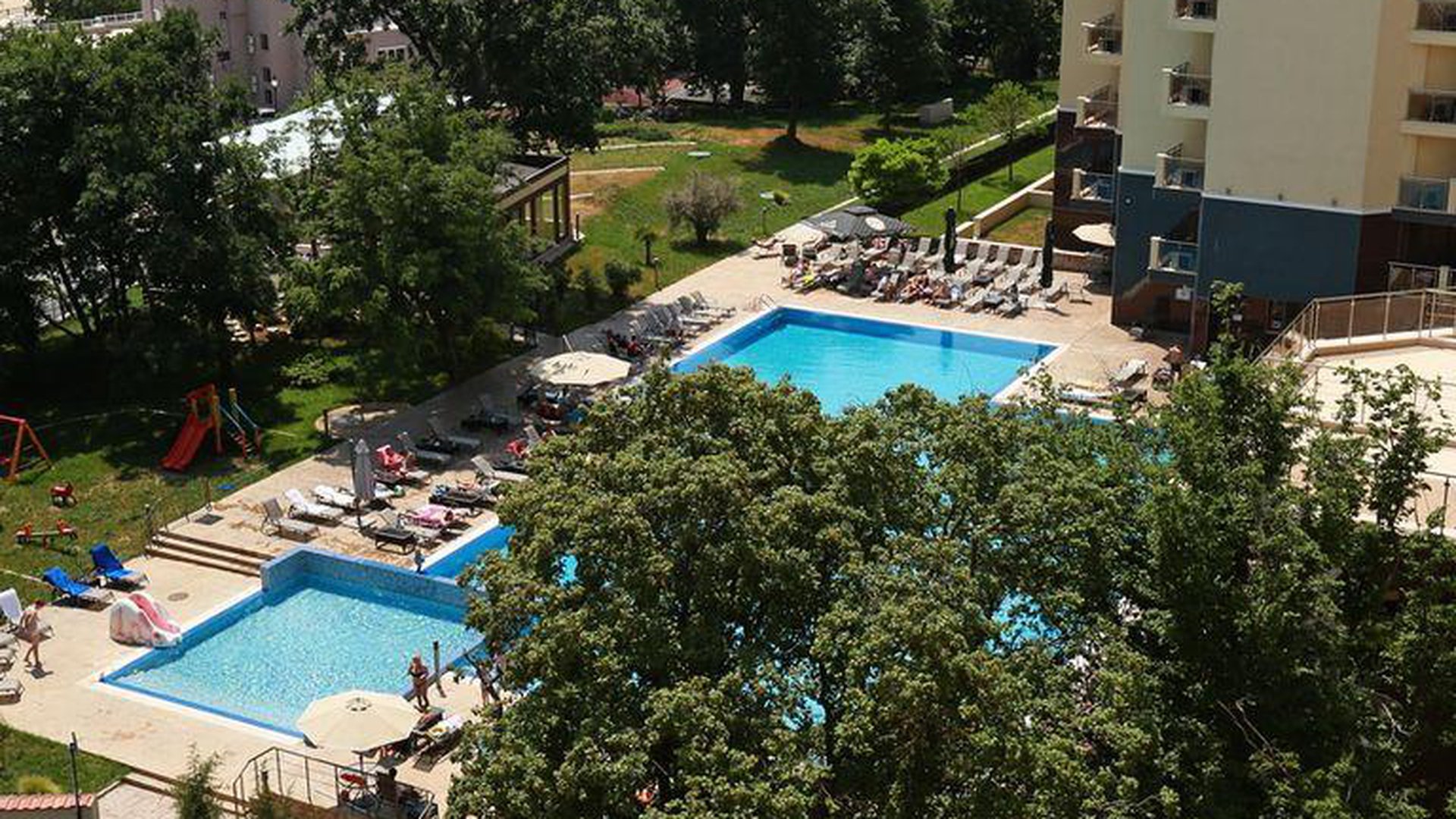 GOLDEN LINE APARTHOTEL