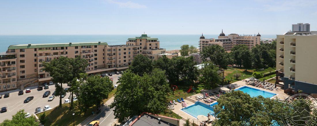 GOLDEN LINE APARTHOTEL