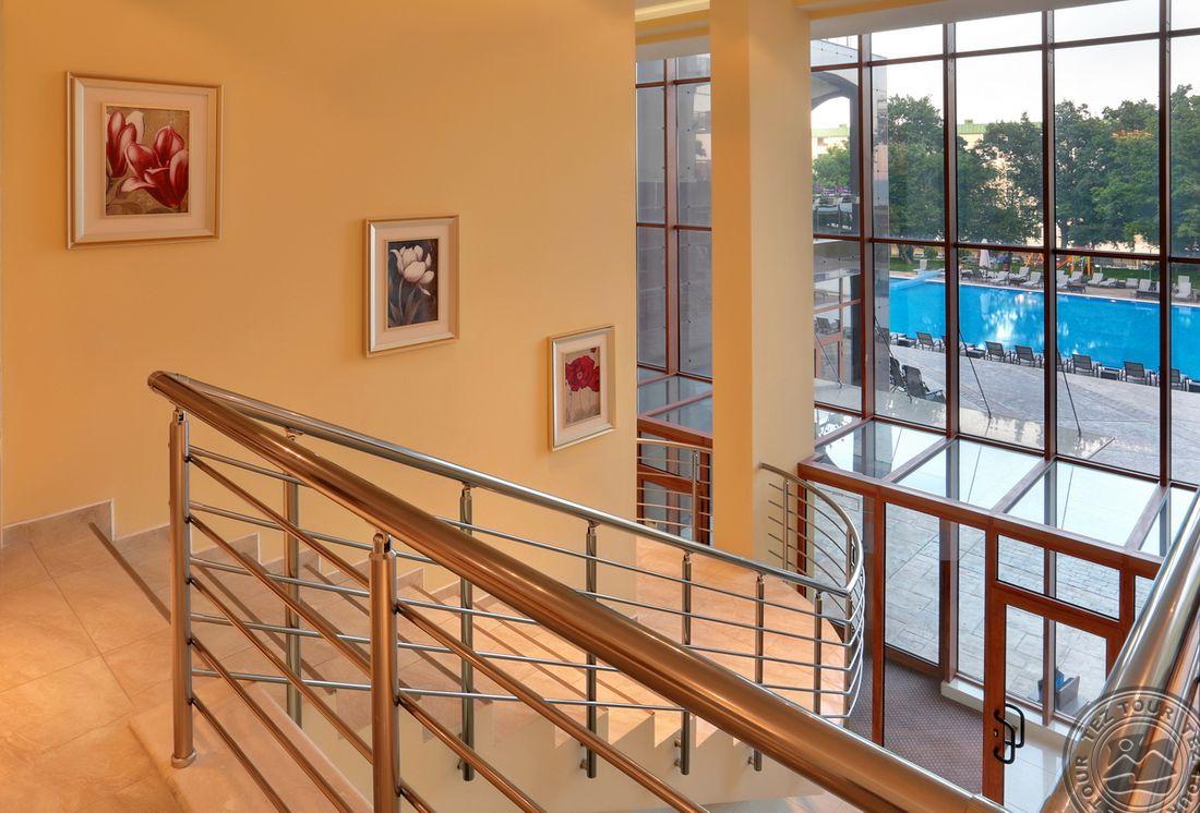 GOLDEN LINE APARTHOTEL