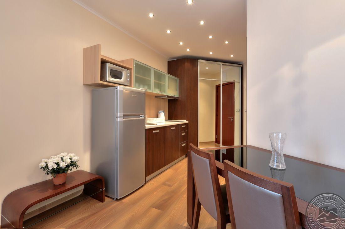 GOLDEN LINE APARTHOTEL