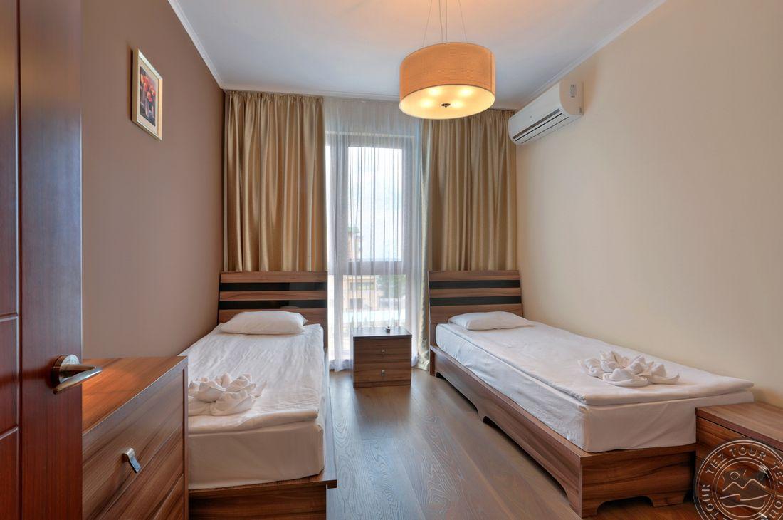 GOLDEN LINE APARTHOTEL