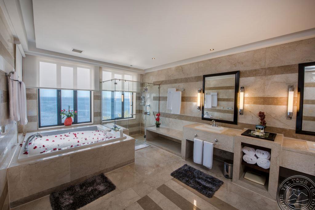 REEF OASIS BLUE BAY RESORT & SPA