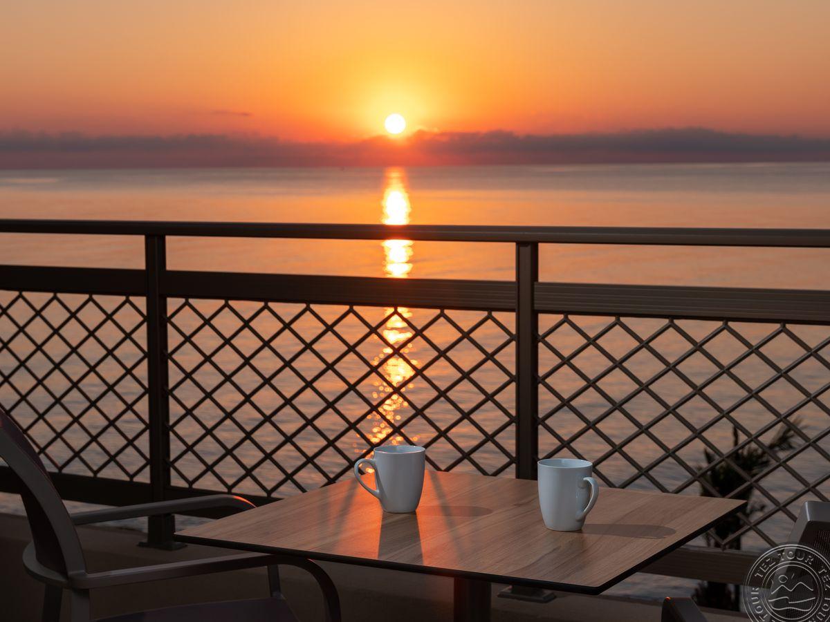 NANA GOLDEN BEACH