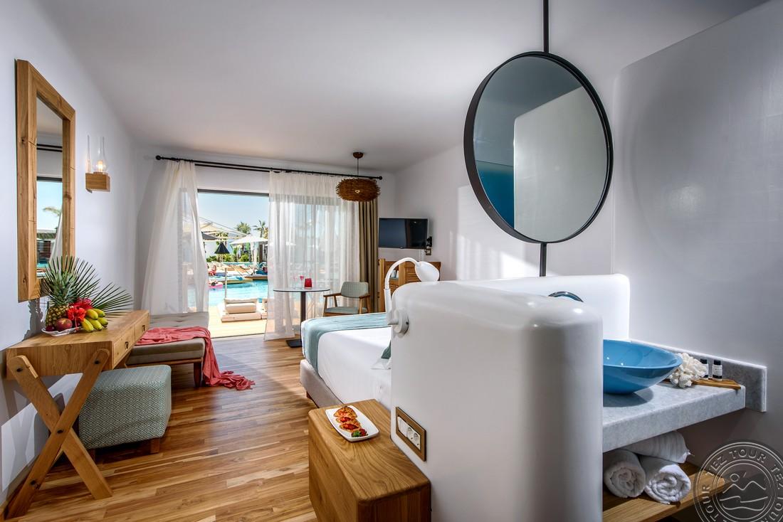 STELLA ISLAND LUXURY RESORT & SPA