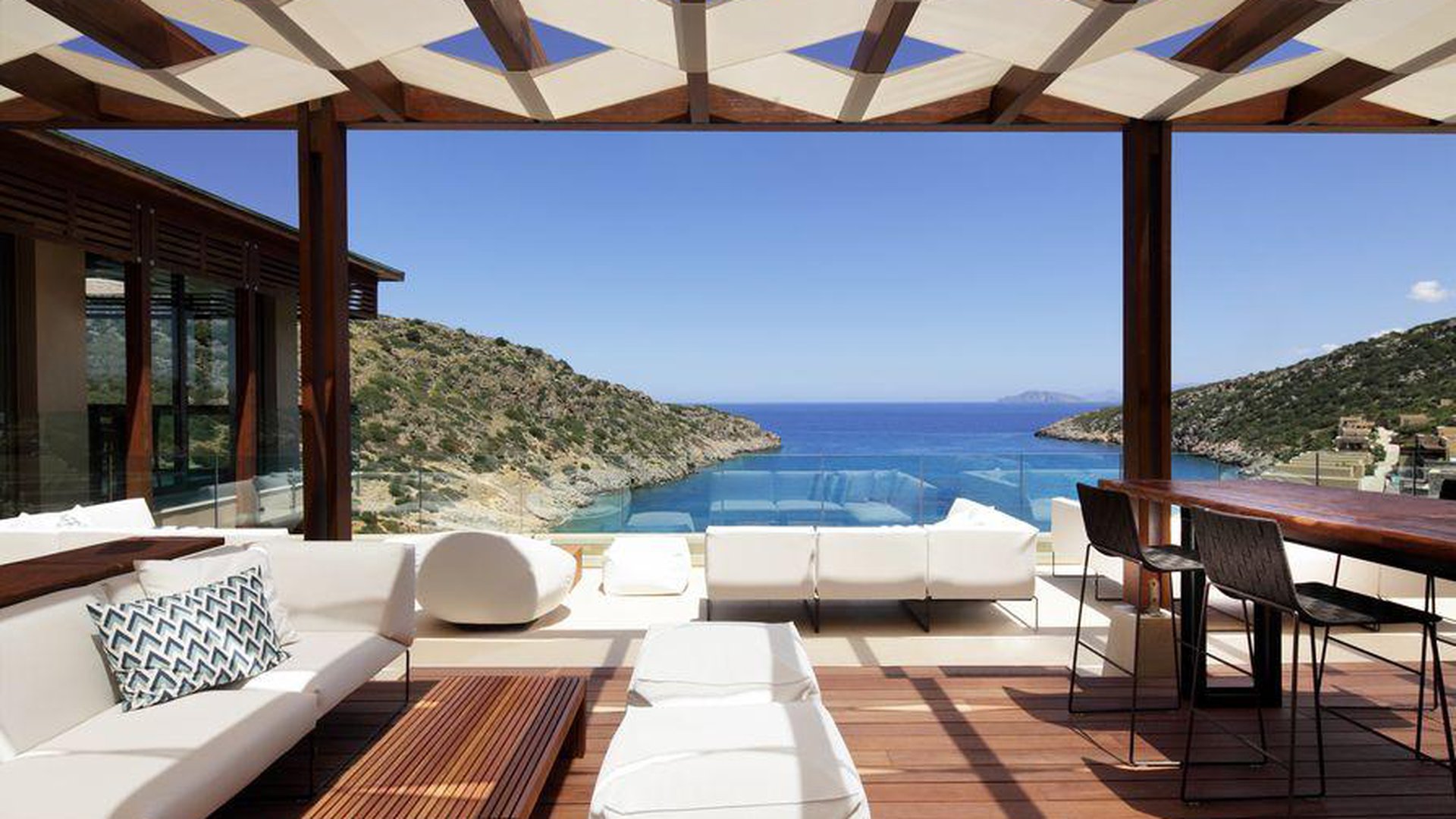 DAIOS COVE