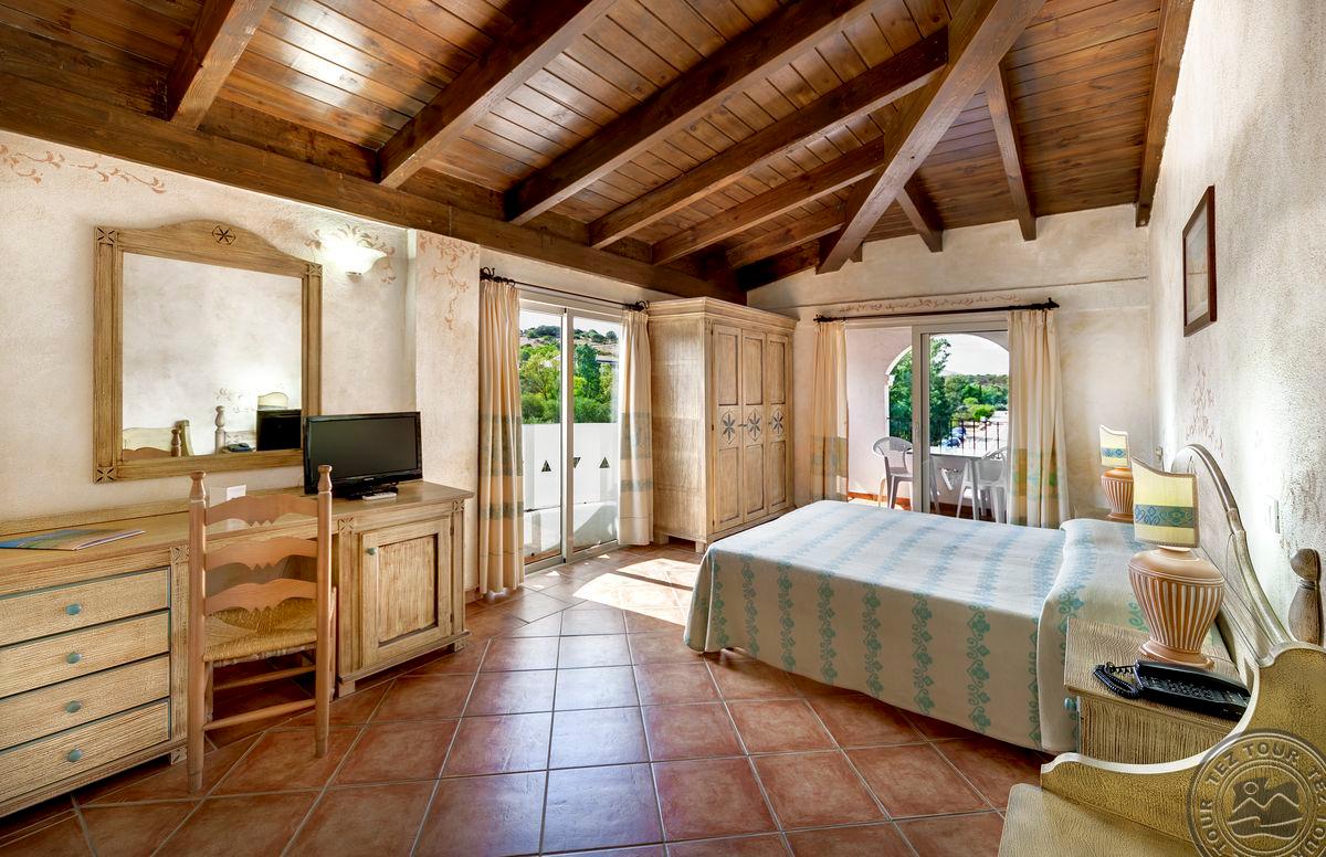 COLONNA BEACH HOTEL&RESIDENCE