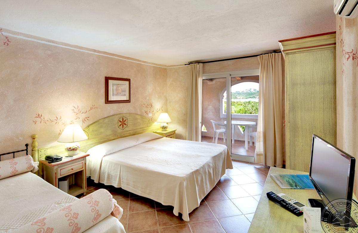 COLONNA BEACH HOTEL&RESIDENCE