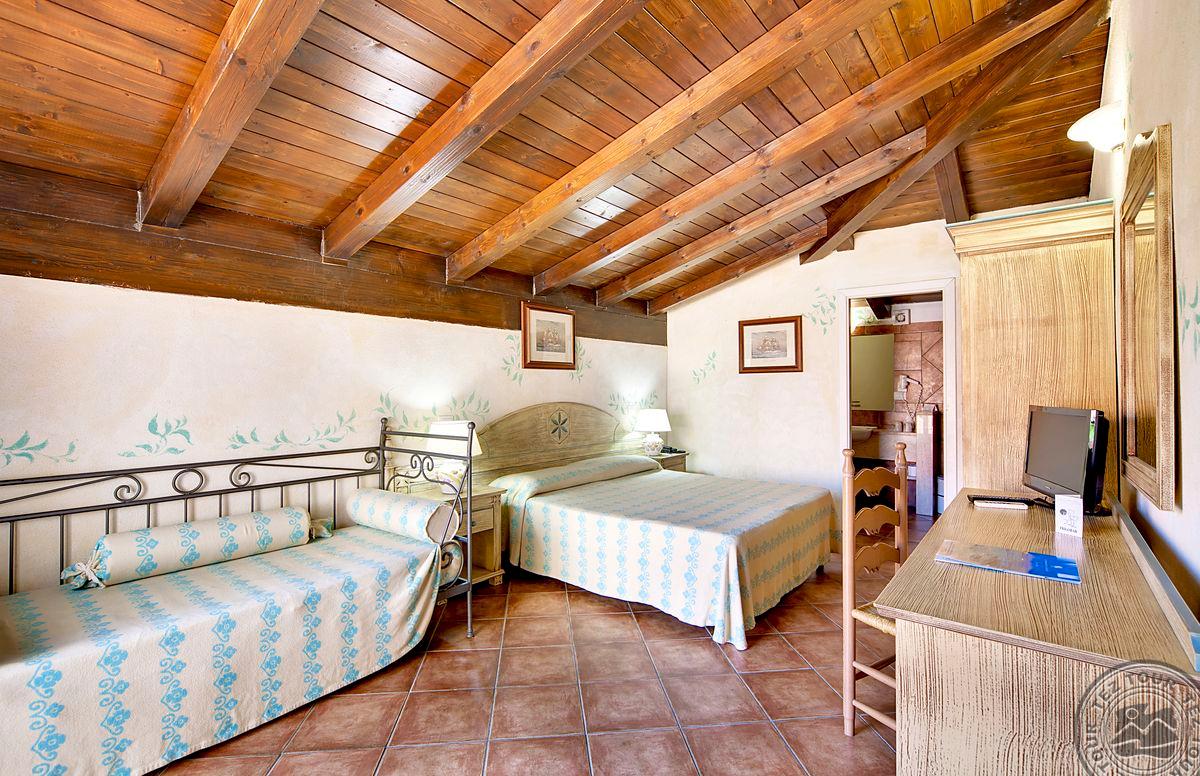 COLONNA BEACH HOTEL&RESIDENCE