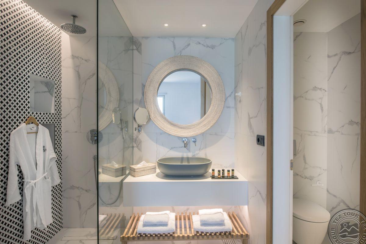 ENORME AMMOS BEACH RESORT