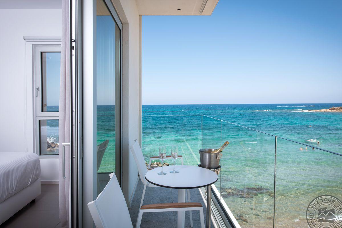 ENORME AMMOS BEACH RESORT