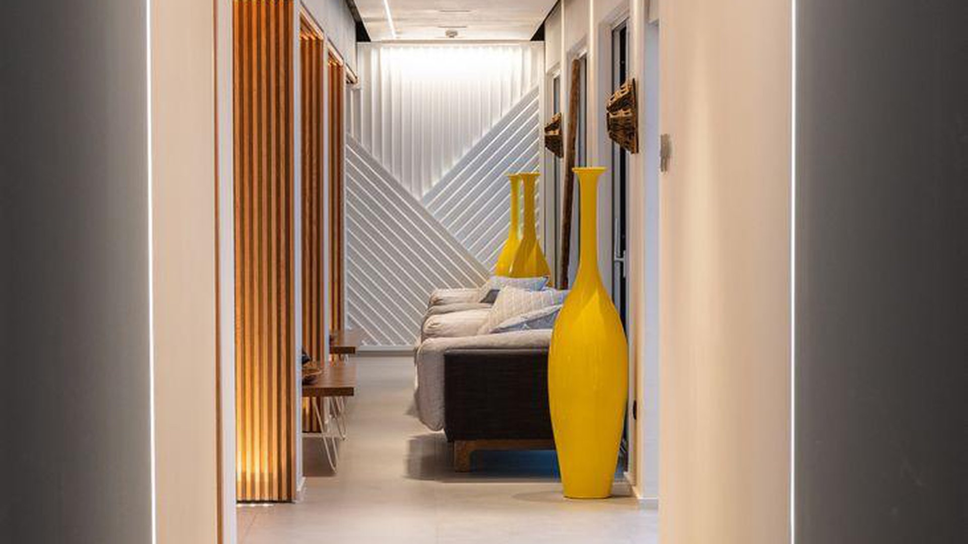 ENORME AMMOS BEACH RESORT