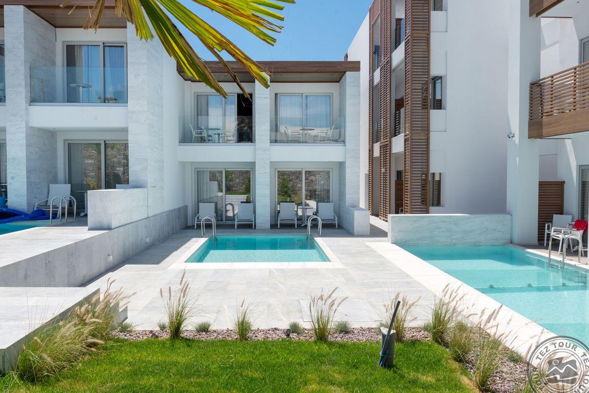 ENORME AMMOS BEACH RESORT