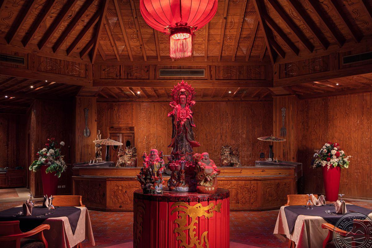 PALM ROYALE SOMA BAY