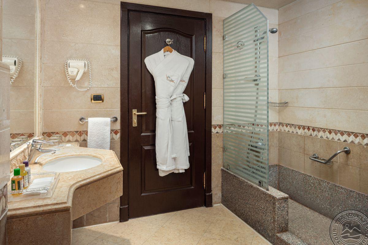 PALM ROYALE SOMA BAY