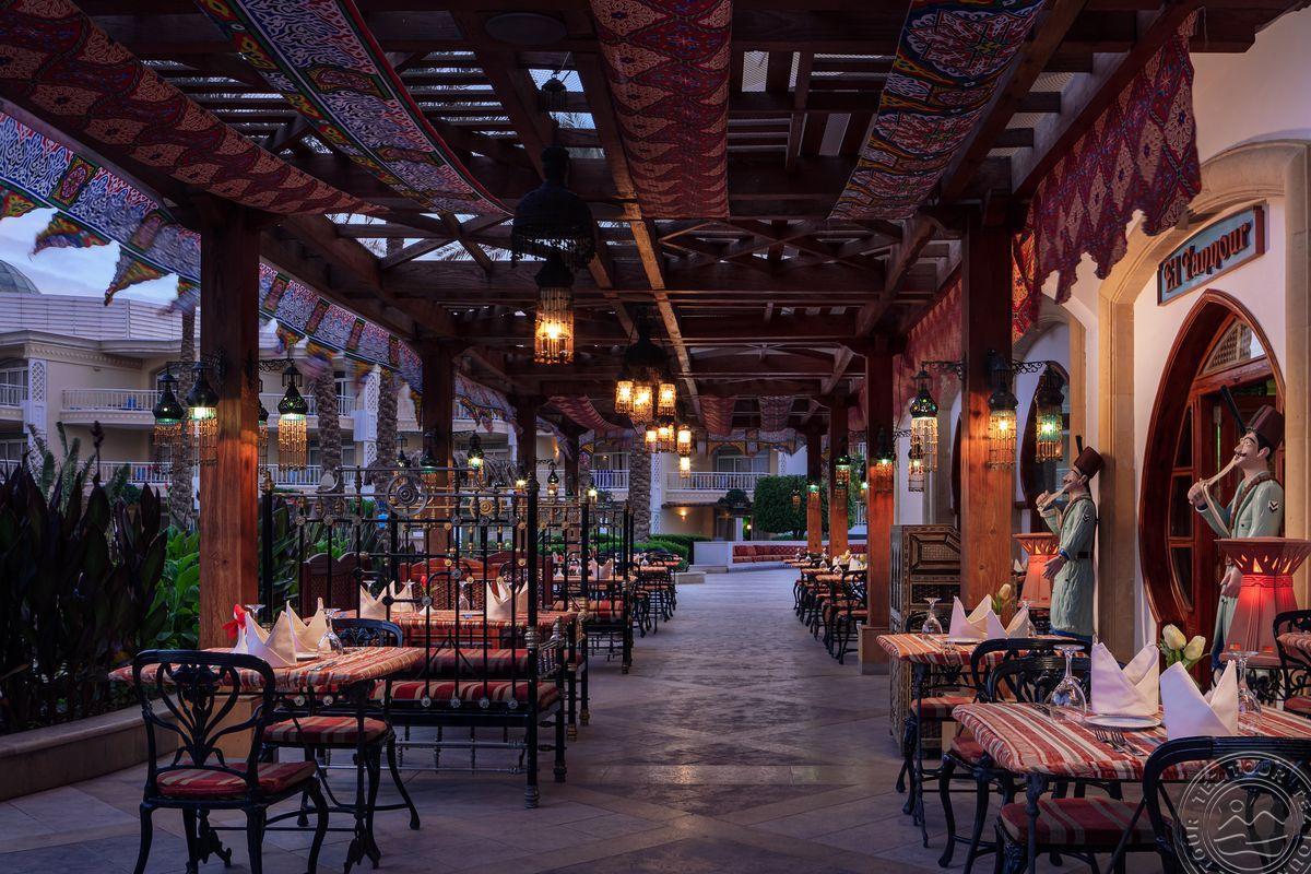 PALM ROYALE SOMA BAY