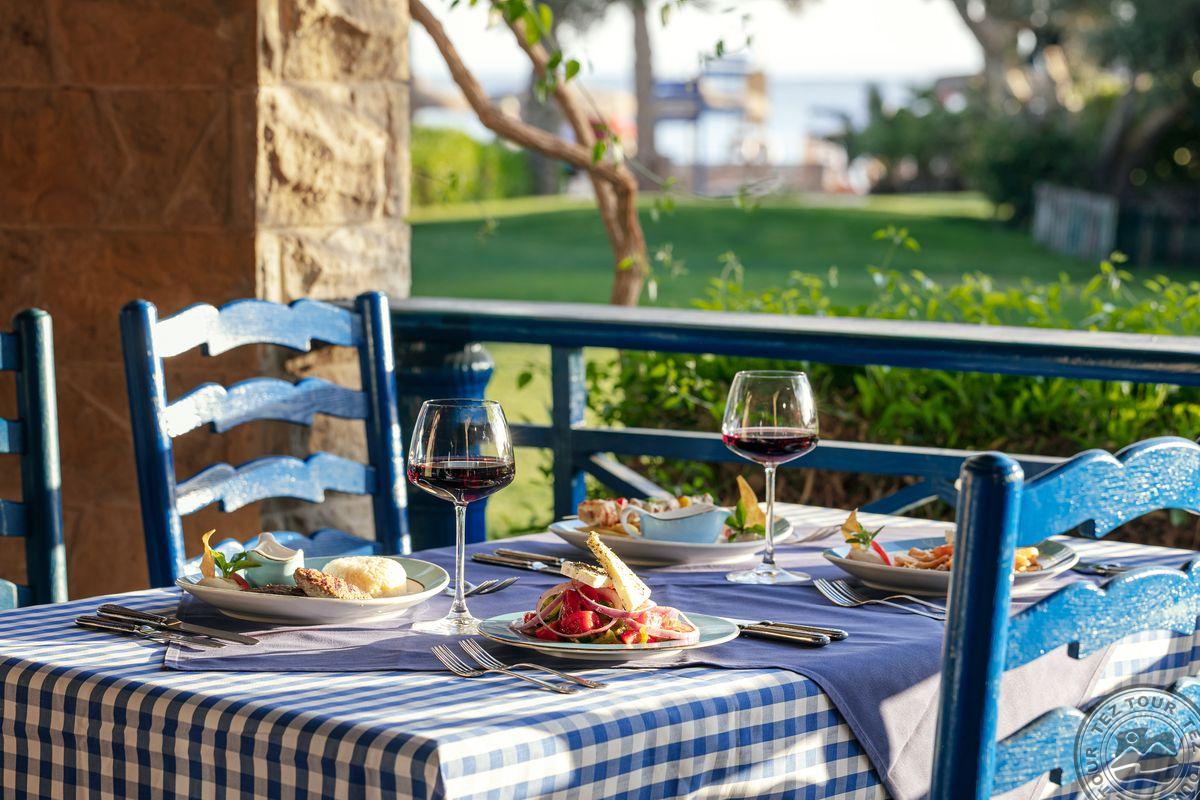 PALM ROYALE SOMA BAY