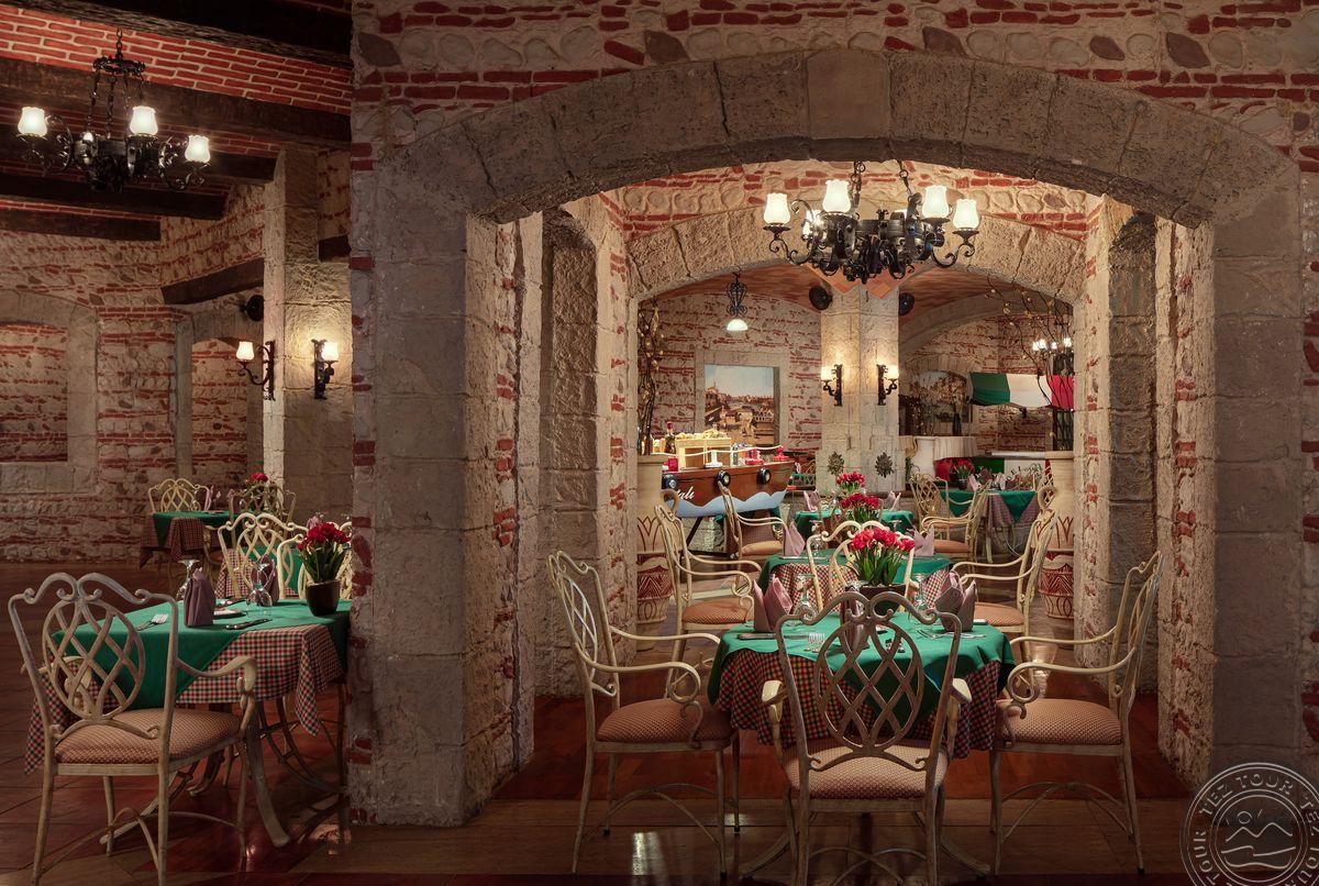 PALM ROYALE SOMA BAY