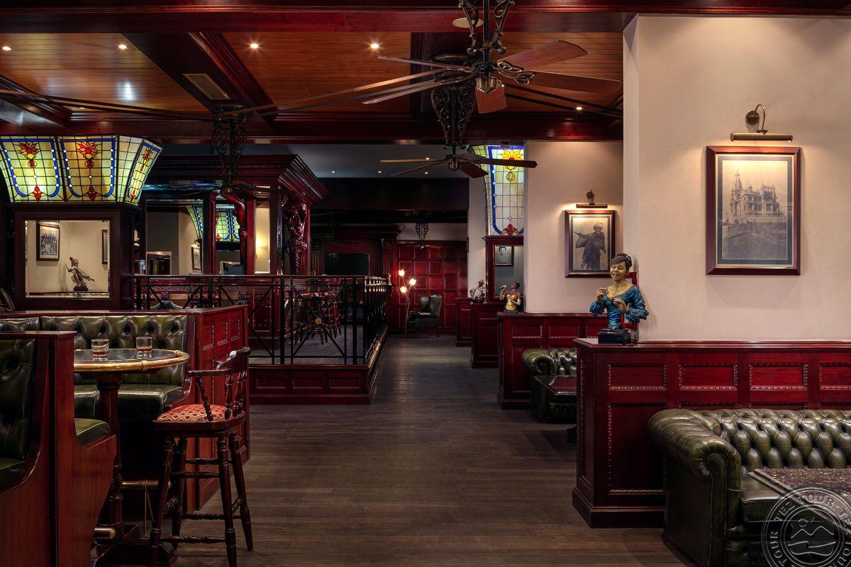 PALM ROYALE SOMA BAY