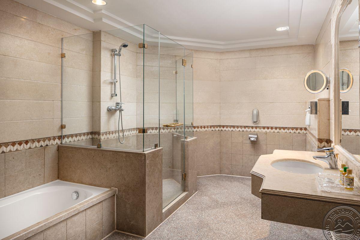 PALM ROYALE SOMA BAY