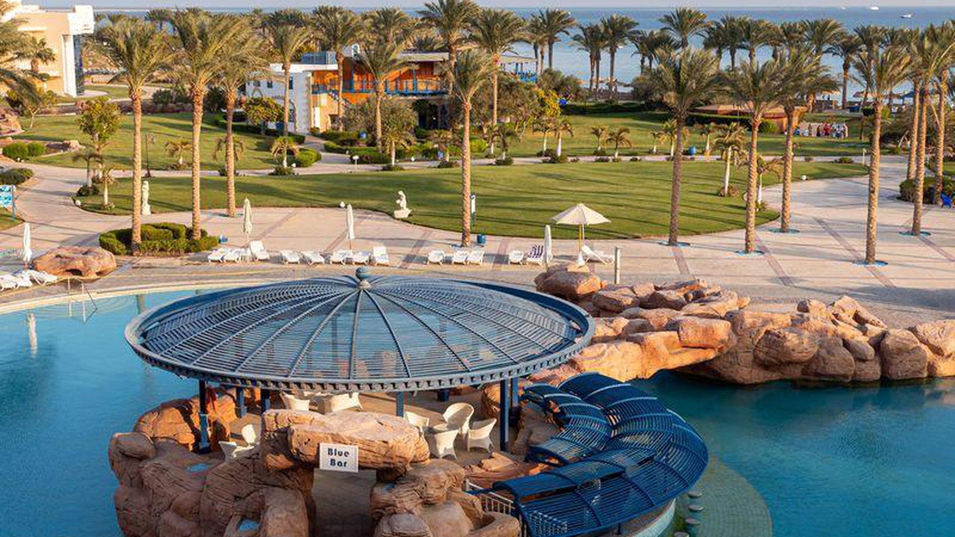 PALM ROYALE SOMA BAY