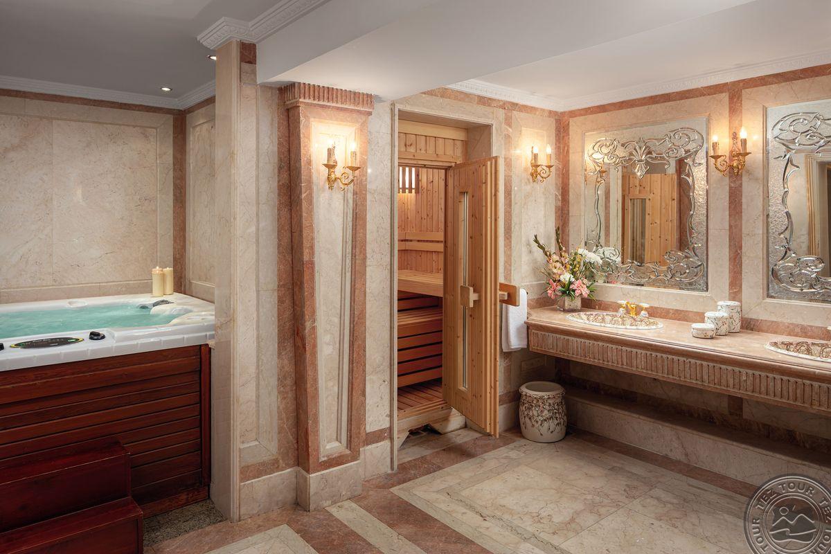 PALM ROYALE SOMA BAY